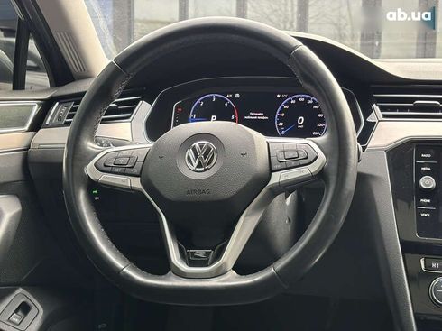 Volkswagen Passat 2020 - фото 18
