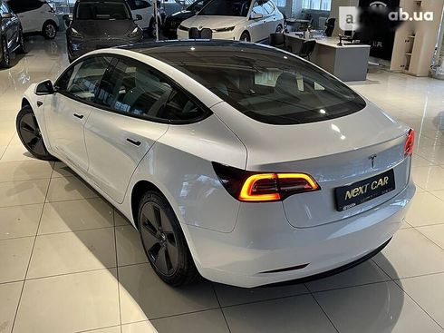 Tesla Model 3 2022 - фото 9