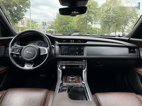 Jaguar XF 2016 - фото 10
