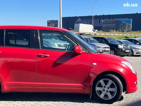 Suzuki Swift 2010 красный - фото 4