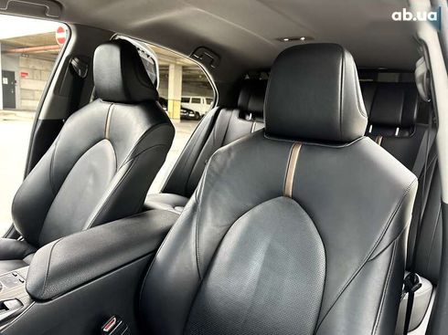 Toyota Camry 2018 - фото 25