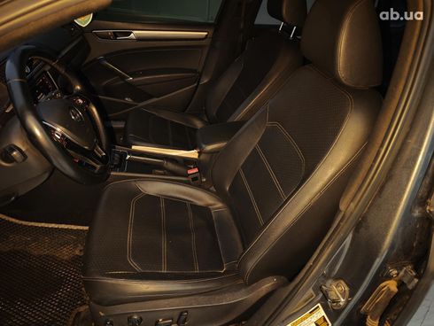 Volkswagen Passat 2016 серый - фото 21