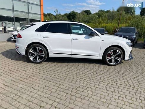 Audi Q8 2021 - фото 9