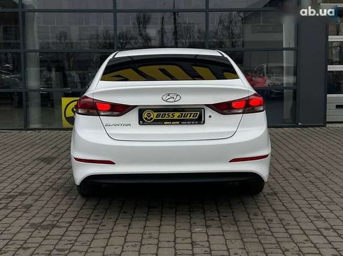 Hyundai Elantra 2016 - фото 6
