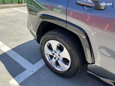 Toyota RAV4 2020 - фото 18