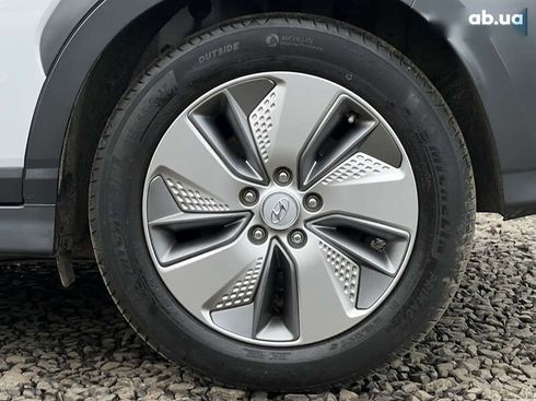 Hyundai Kona Electric 2021 - фото 17