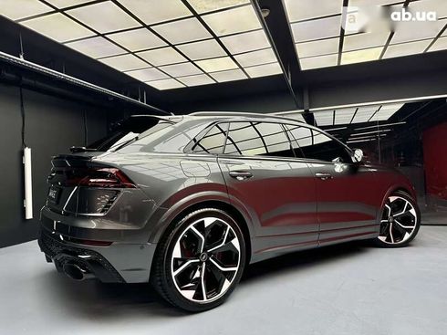 Audi RS Q8 2021 - фото 19