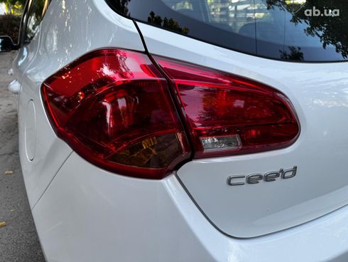 Kia Cee'd 2018 белый - фото 10
