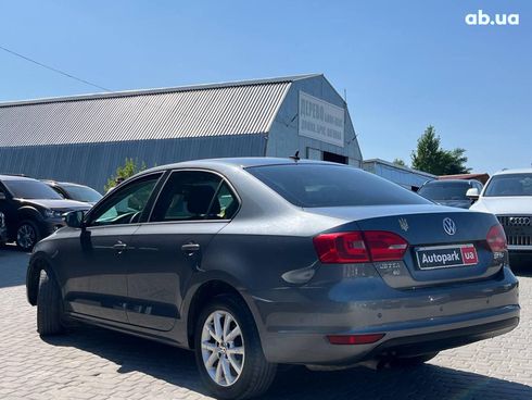 Volkswagen Jetta 2013 серый - фото 6