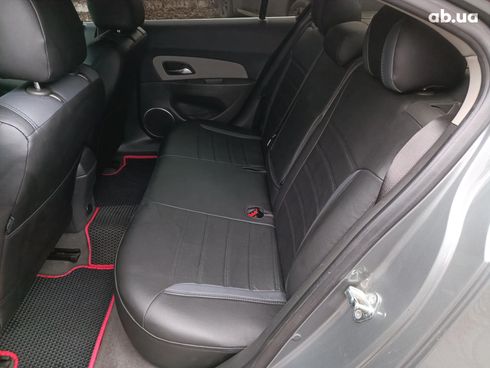 Chevrolet Cruze 2010 серый - фото 12