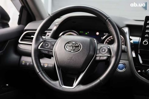 Toyota Camry 2022 - фото 15