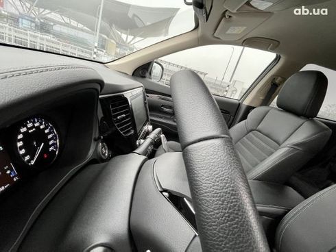 Mitsubishi Outlander 2020 - фото 13