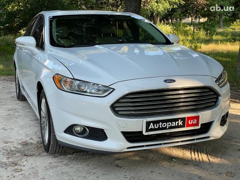 Ford Fusion 2015 белый - фото 4