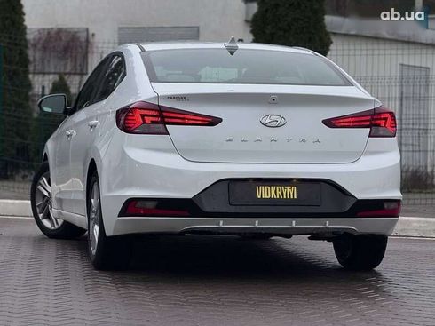 Hyundai Elantra 2019 - фото 11
