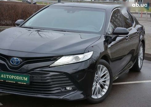 Toyota Camry 2019 - фото 3