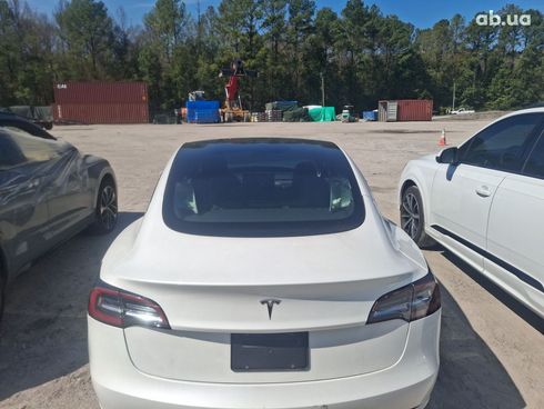 Tesla Model 3 2022 белый - фото 4