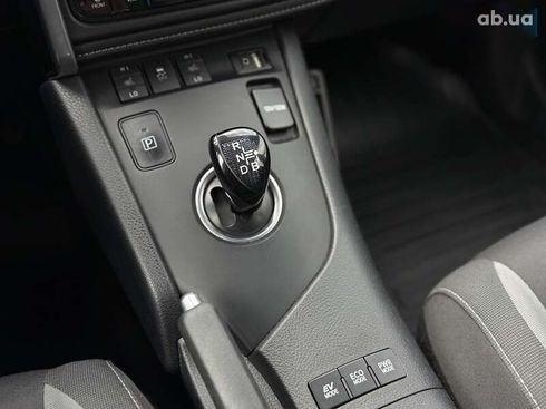 Toyota Auris 2018 - фото 23