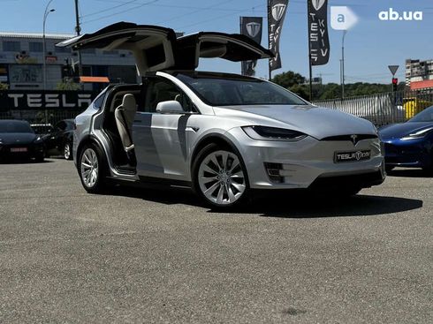 Tesla Model X 2018 - фото 10
