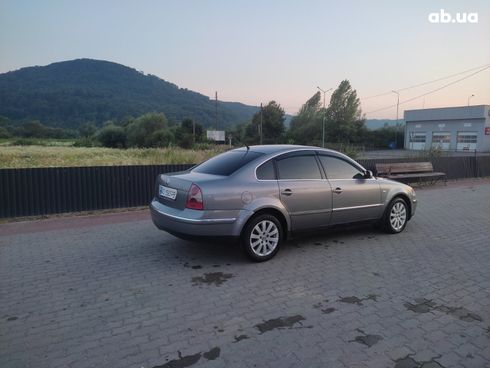 Volkswagen Passat 2003 серый - фото 10