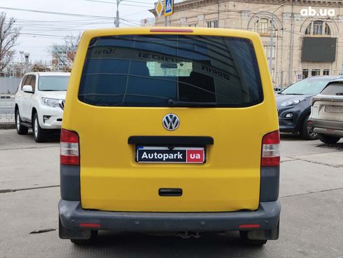 Volkswagen T5 (Transporter) 2011 желтый - фото 8