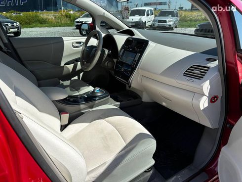 Nissan Leaf 2012 красный - фото 29