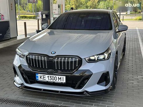 BMW 5 серия 2024 - фото 3