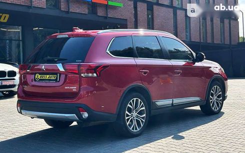 Mitsubishi Outlander 2017 - фото 6