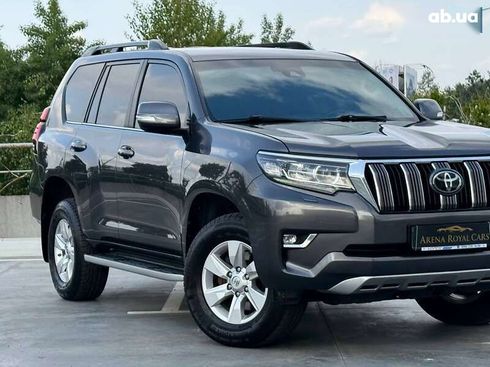 Toyota Land Cruiser Prado 2019 - фото 2