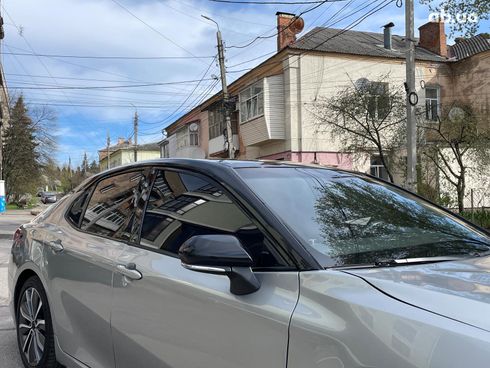 Toyota Camry 2018 серый - фото 24