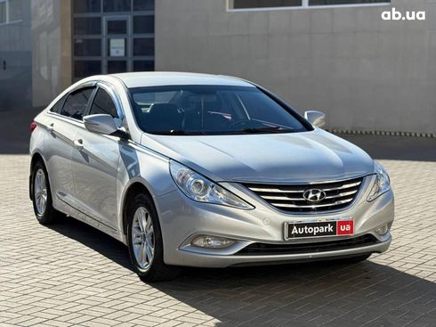Hyundai Sonata 2012 серый - фото 5