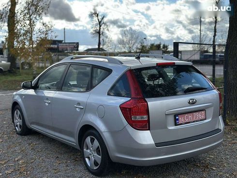 Kia Cee'd 2011 - фото 17