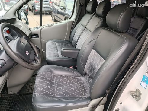 Renault Trafic 2014 белый - фото 19