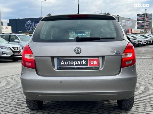 Skoda Fabia 2010 серый - фото 16