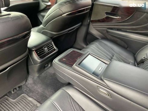 Lexus LS 2018 - фото 17