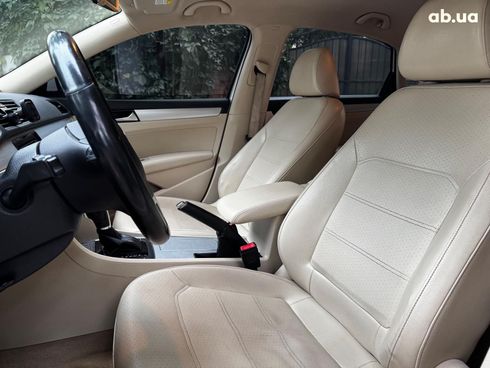 Volkswagen Passat 2012 белый - фото 59