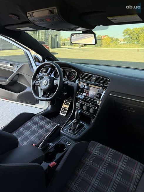 Volkswagen Golf GTI 2020 - фото 15