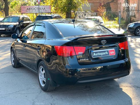 Kia Forte 2012 черный - фото 18