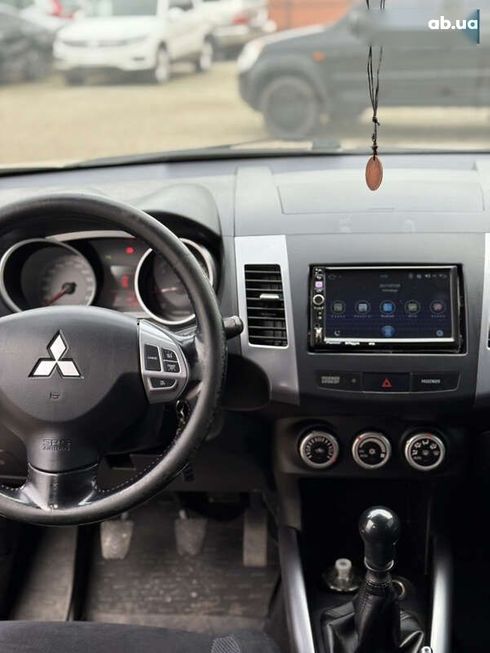 Mitsubishi Outlander XL 2008 - фото 17