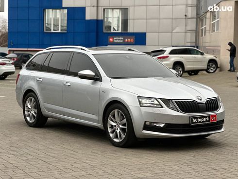 Skoda Octavia 2018 серый - фото 3