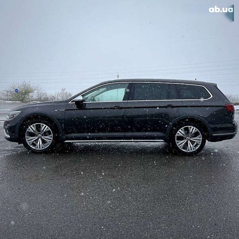 Volkswagen passat alltrack 2020 - фото 6