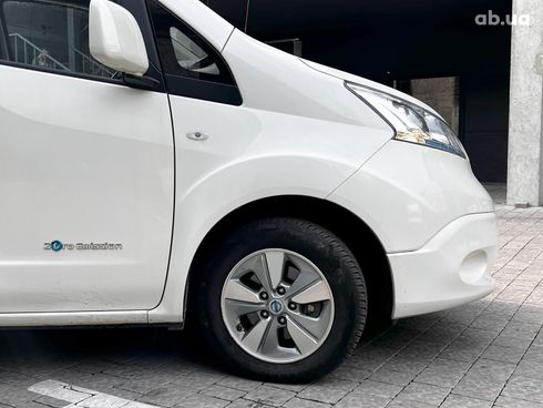 Nissan e-NV200 2018 белый - фото 10