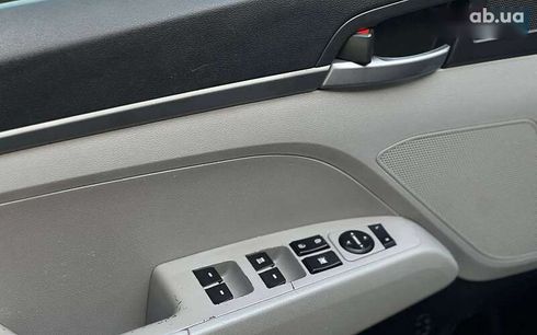 Hyundai Elantra 2016 - фото 8
