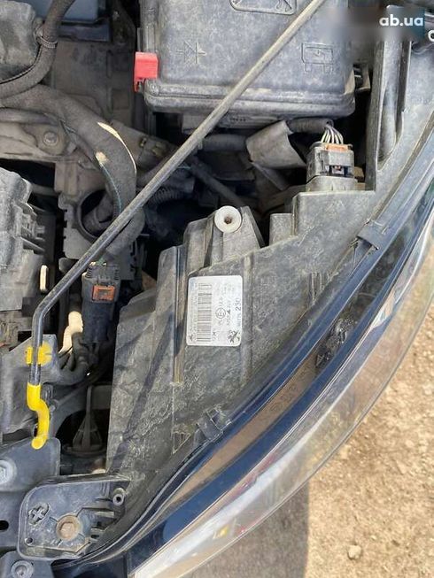 Peugeot 308 2015 - фото 27