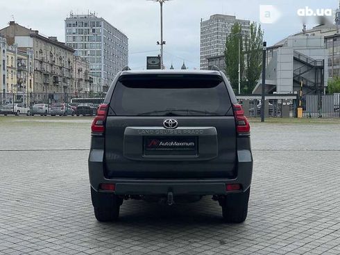 Toyota Land Cruiser Prado 2019 - фото 6