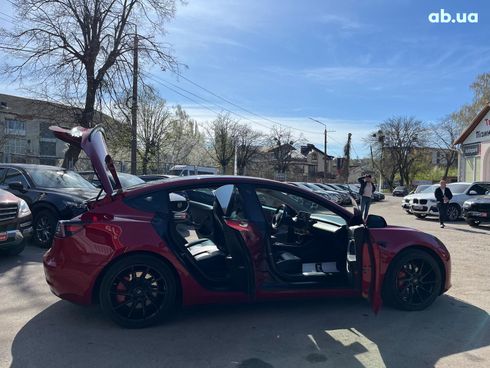 Tesla Model 3 2018 красный - фото 20