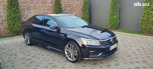 Volkswagen Passat 2018 черный - фото 14
