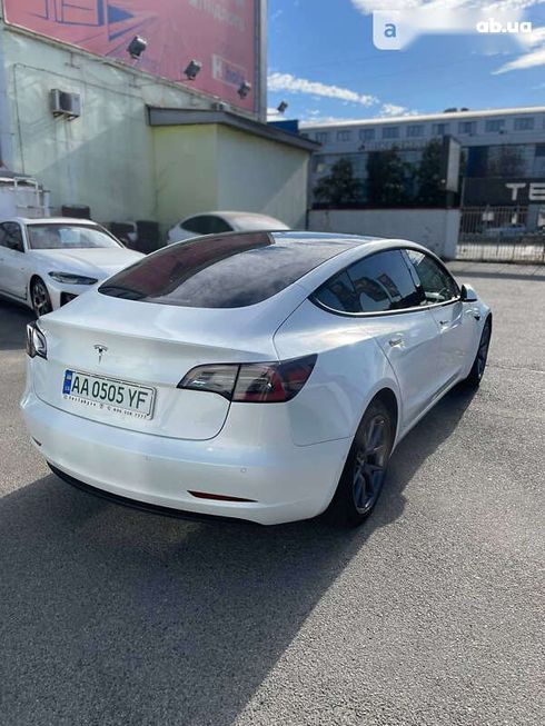 Tesla Model 3 2021 - фото 8