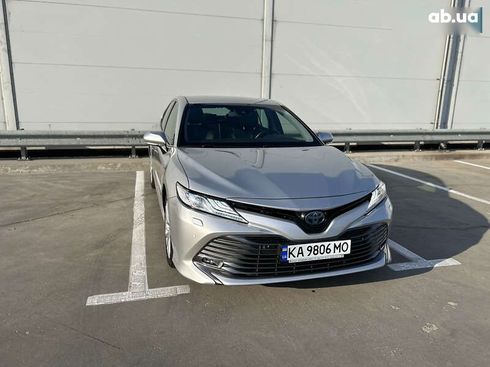 Toyota Camry 2020 - фото 3