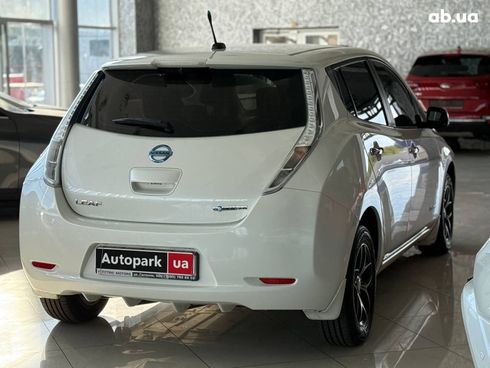 Nissan Leaf 2013 белый - фото 8