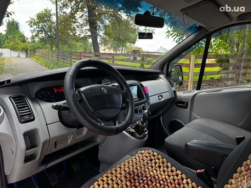 Renault Trafic 2010 белый - фото 11
